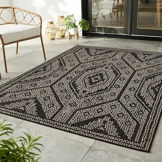 Sonoma Goods For Life® Diamond Pattern Indoor Outdoor Rug Navy 4 Sonoma Goods For Life® Diamond Pattern Indoor Outdoor Rug Navy - Image 2