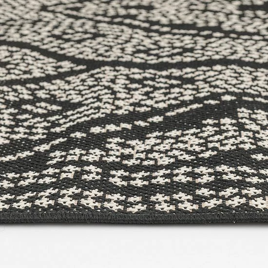 Sonoma Goods For Life® Diamond Pattern Indoor Outdoor Rug Navy 5 Sonoma Goods For Life® Diamond Pattern Indoor Outdoor Rug Navy - Image 3