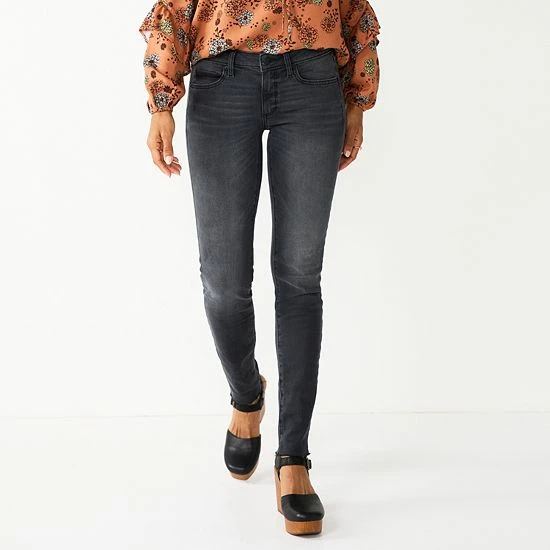 Women's Sonoma Goods For Life® Supersoft Stretch Midrise Skinny Jeans Wyatt Destructed 17 Women's Sonoma Goods For Life® Supersoft Stretch Midrise Skinny Jeans Wyatt Destructed - Image 15